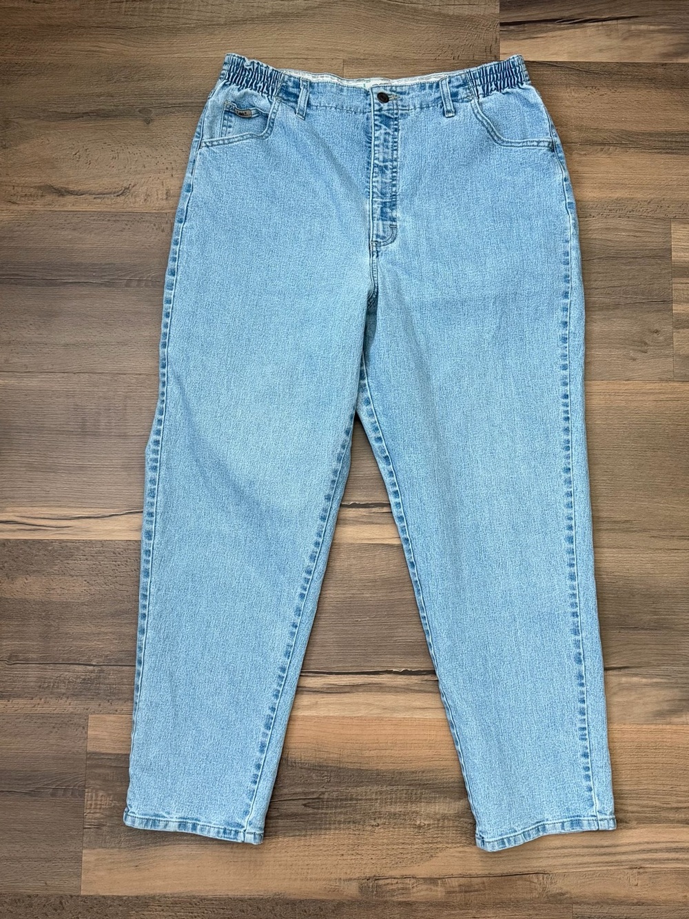 Vintage 90's Lee Tapered Leg Light Wash Mom Jeans - Made in USA - Size 16 Short